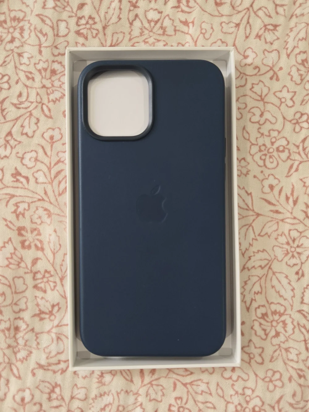 Apple iPhone 12 Pro Max Leather Case in Navy Blue Magsafe